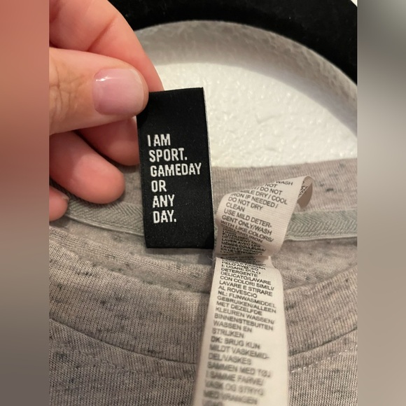 Adidas Gray Logo Sleeveless Tank Top size Small - Picture 2 of 6